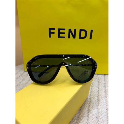 แว่น fendi